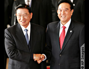 The United States supports a cross-strait dialogue, such as the December 2009 talks between officials from China and Taiwan. (Photo: The United States supports a cross-strait dialogue, such as the December 2009 talks between officials from China and Taiwan.)