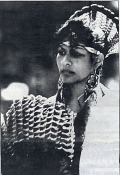 1999年10月Shemitzun祈禱會中，東部毛毯舞比賽項目的世界冠軍：貝拉諾卡(Bella Noka) 
