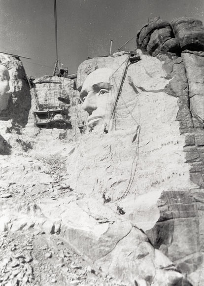 拉什莫爾山山邊的林肯雕像， 1937年