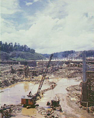 A dam being built, thanks to the Tennessee Valley Authority, in 1942