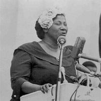 Mahalia Jackson Singing in 1957