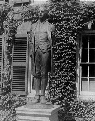 Nathan Hale statue at Yale