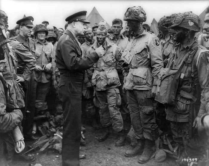 Dwight Eisenhower giving orders to American paratroopers in England, June 6, 1944