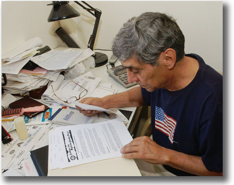 這位政治活動人士在為動員科羅拉多州拉美裔選民登記投票籌款。
