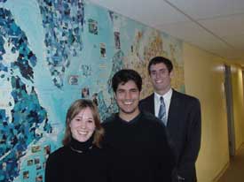 魯拉茲-於讓、穆罕默德·阿里和馬修·弗裡希(從左至右)是賓州大學國際關係專業的學生。