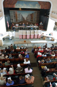 Some local jurisdictions in the United States still practice a form of direct democracy, as in this town meeting in Harwick, Vermont. Schools and taxes tend to be popular issues.