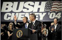 布希總統2003年6月在洛杉磯一次籌款活動中向支援者揮手致意