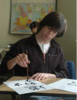 北卡羅來納州戴維森學院的學生學習中國書法