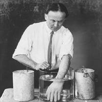 Houdini wearing a hand mold.