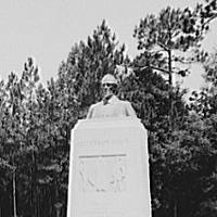 Monument to Jefferson Davis