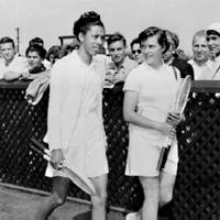 Photo of Althea Gibson and Barbara Knapp walking