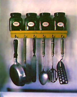 Kitchen Utensils and Spices, between 1941 and 1945
