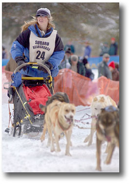 斯多裏斯與她的雪橇隊在2004年的初賽中