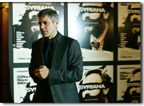 喬治·克魯尼製作並出演《辛瑞那》，獲得奧斯卡最佳配角獎。該片是最先實現碳中立製作的影片之一。