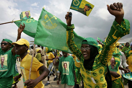 Freedom of expression also takes the form of peaceful assemblies and demonstrations. Above: political rally, Zanzibar, 2005.