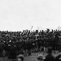 Crowds Surround Lincoln at Gettysburg